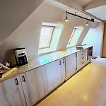 Golden Rooftop Apartment-oldtown Daire *