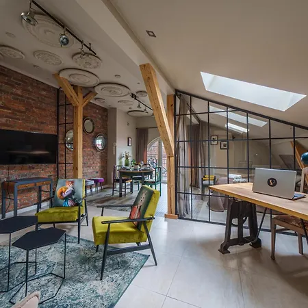 Daire Golden Rooftop Apartment-oldtown Wroclaw