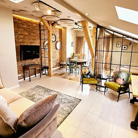 Golden Rooftop Apartment-oldtown Apartmán *